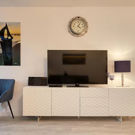 Ostseeschatz - Moderne Im Malerischen Ostseebad